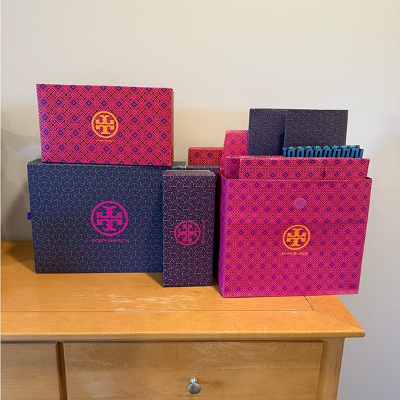 Tory Burch Boxes - Picture 4 of 6
